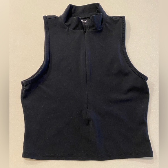 TNA Tops - TNA Black Crop Top